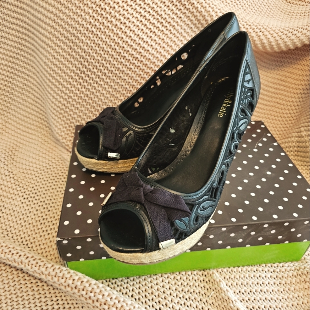 Womens wedge heels new without tags